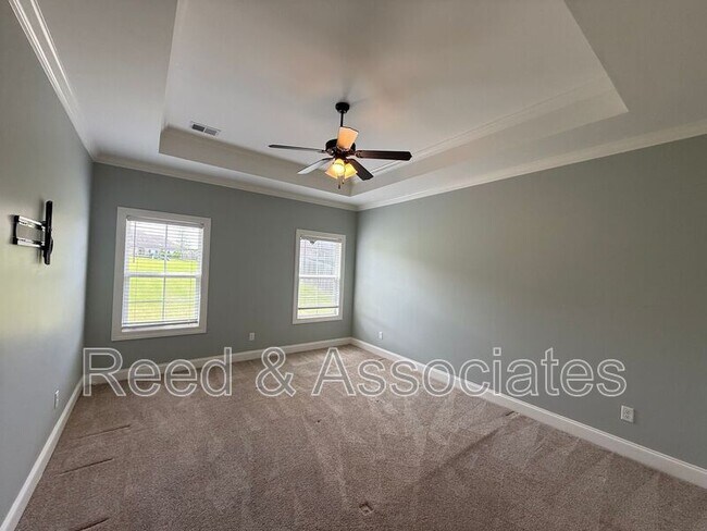 Foto del edificio - 3261 Vineyard Dr S