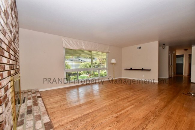 Building Photo - 12 Alderwood Way