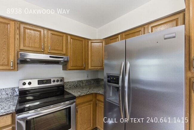 Building Photo - 8938 Oakwood Way