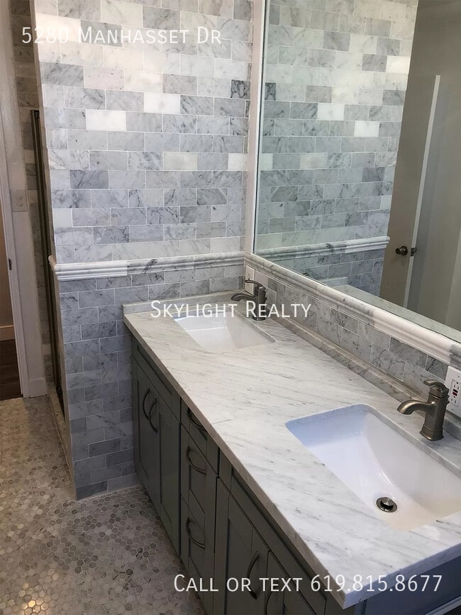 Building Photo - 5280 Manhasset Dr