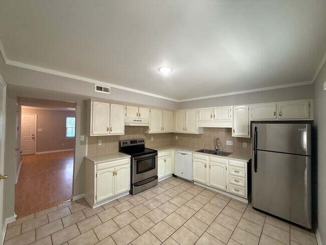 Foto del edificio - T.R. Lawing Realty Property