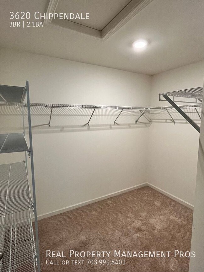 Foto del edificio - 3620 Chippendale Cir