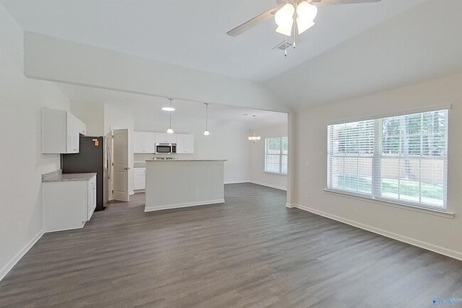 Foto del edificio - 111 Live Oak Dr