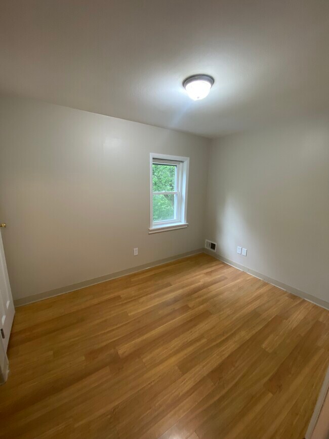 Bedroom - 12 Water St