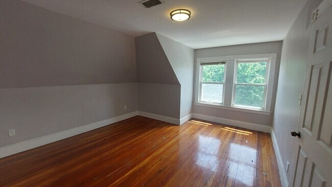 Building Photo - 31 Bullard St