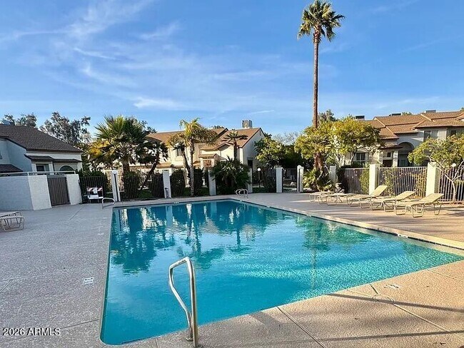 Foto del edificio - 4114 E Union Hills Dr
