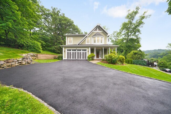 Foto del edificio - 699 Ardsley Rd