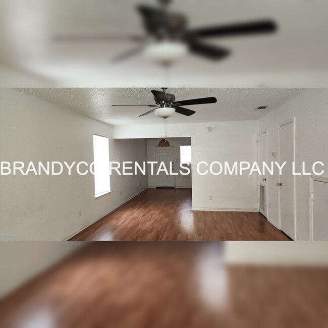 Foto del edificio - 901 Clairidge Ave