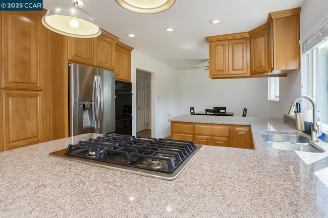 Building Photo - 9597 Davona Dr