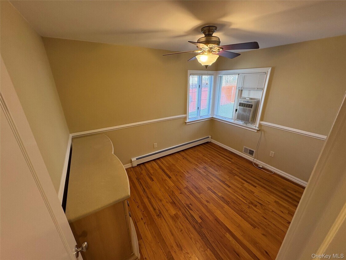 Building Photo - 70 Hunter Ln