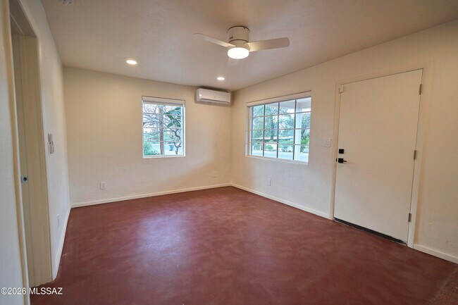 Foto del edificio - 2542 E Seneca St