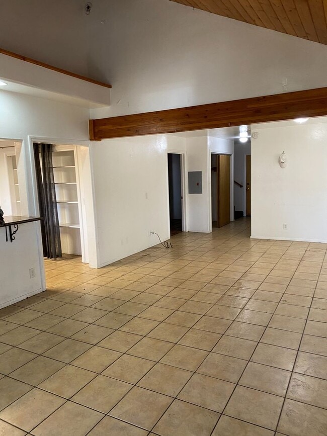 Building Photo - 6564 Del Playa Dr