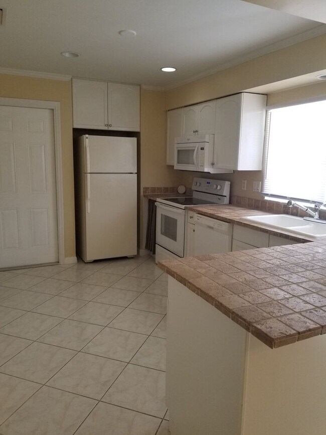 Foto del edificio - SE area off Santa Barbara Blvd Single Fami...