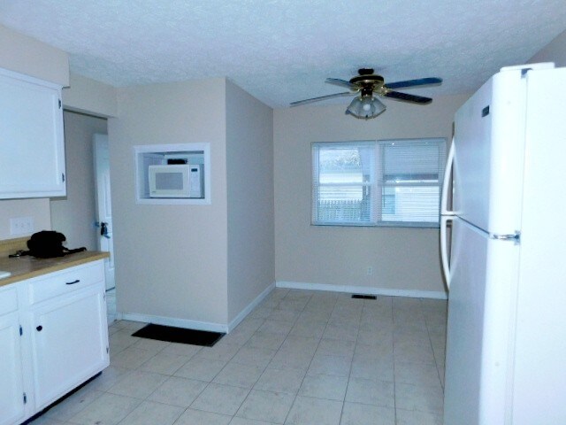 Building Photo - 405 Middle St