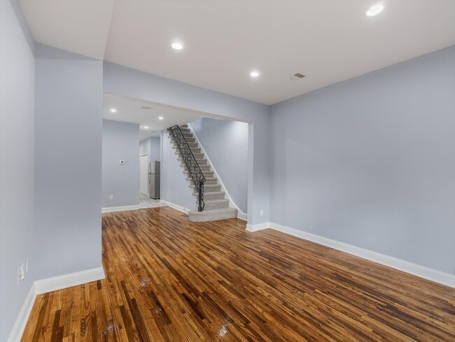 Building Photo - 19 Osborn St