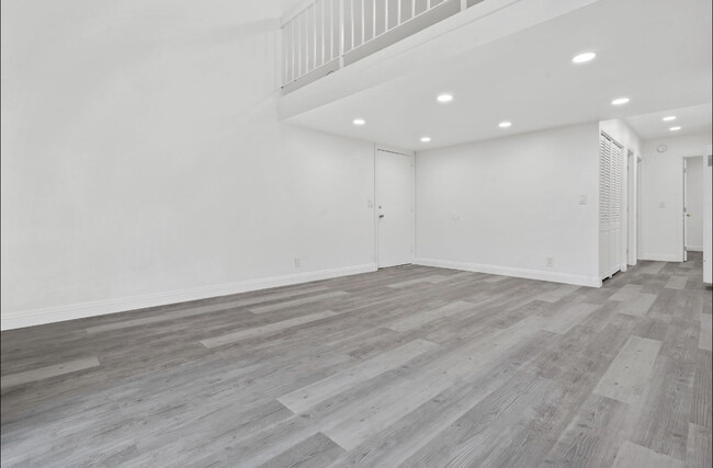 Foto del edificio - 4925 Indian Wood Rd