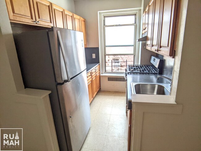 Building Photo - 42-15 81st St