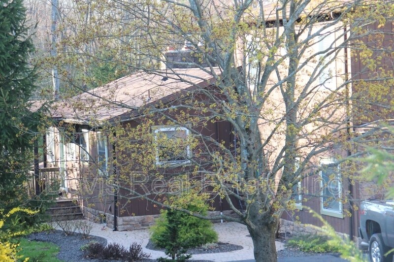 Primary Photo - 15 Gottshall Dr