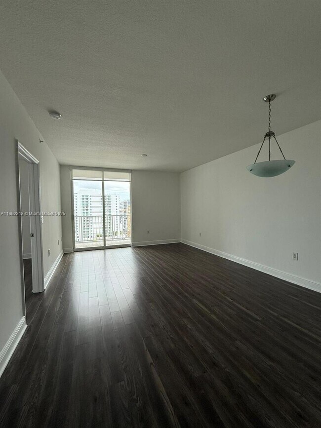 Building Photo - 1250 S Miami Ave