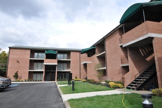 Building Photo - 924 10th Ave