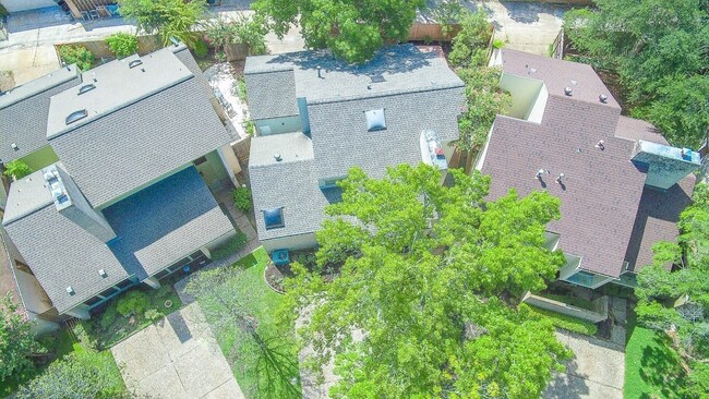 Photo - 923 Cranberry Hill Ct House