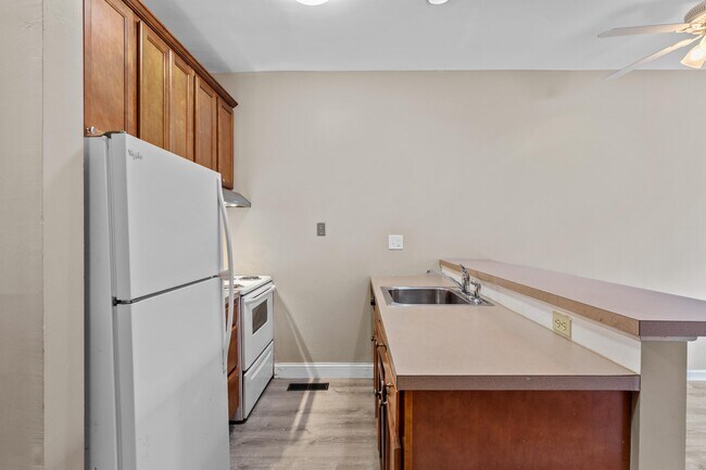 Foto del edificio - 3831 McRee Ave