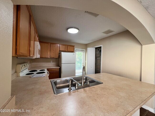 Foto del edificio - 714 Ginger Mill Dr