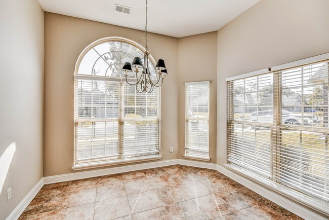 Foto del edificio - 2067 Edgewood Dr