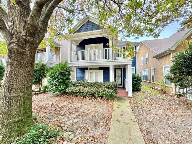 Building Photo - 1359 Island Pl E