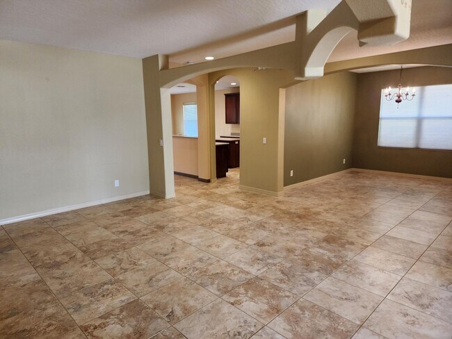 Building Photo - 3941 Orchard Dr