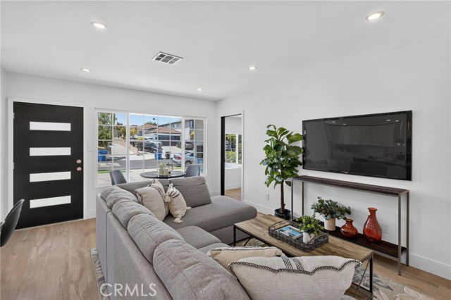 Foto del edificio - 1223 W 23rd St