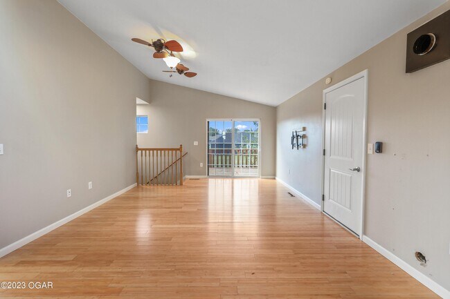 Building Photo - 2302 Bird Ave