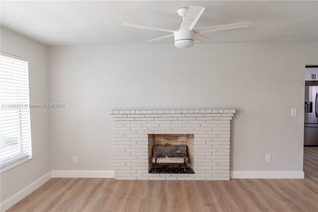 Foto del edificio - 7571 Eaton St