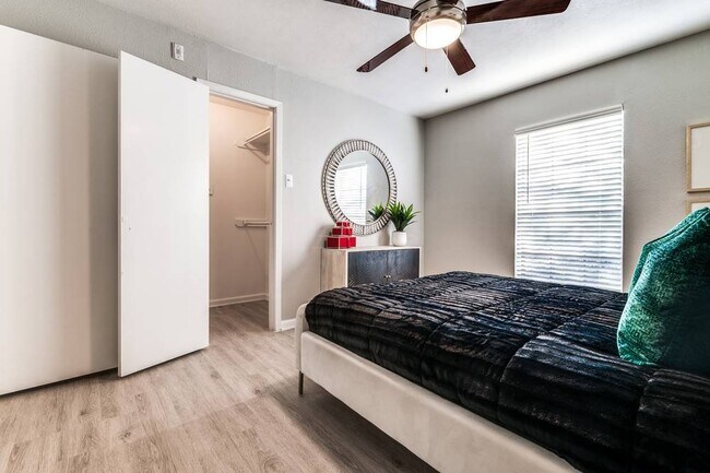 Building Photo - 2301 Avenue H East Apt #A112, Grand Prairi...