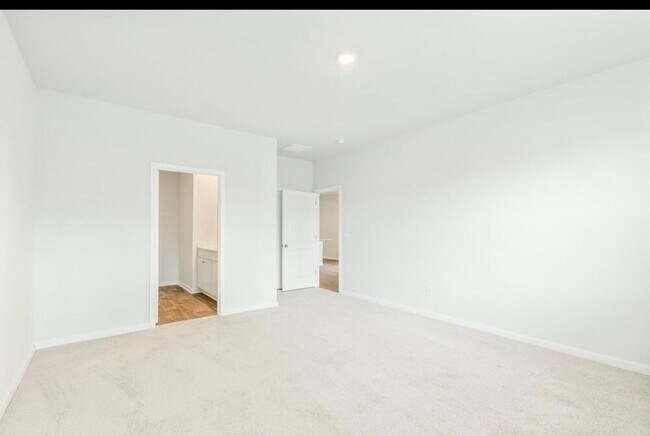 Foto del edificio - 620 Ladywood Dr