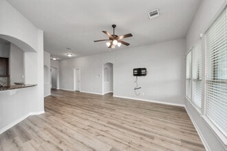 Building Photo - 2310 Brett Ct