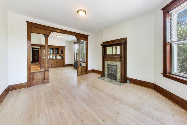 Foto del edificio - 858 N Wolcott Ave