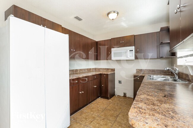 Foto del edificio - 6532 Eaton St