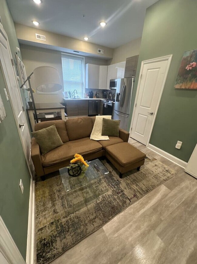 Building Photo - 248 Market St