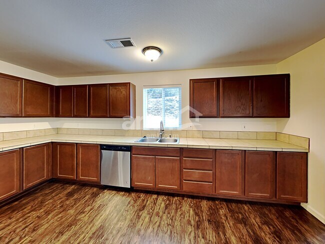 Foto del edificio - 2110 187th St Ct E