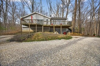 Building Photo - 5304 E State Rd 46 Bypass
