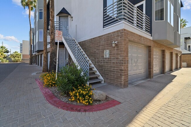 Building Photo - 3633 N 3rd Ave