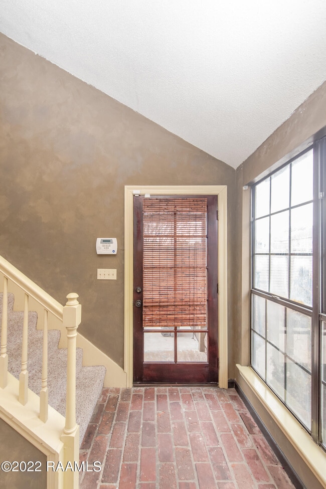 4620 W Congress St, Lafayette, LA 70506 Townhouse for Rent in