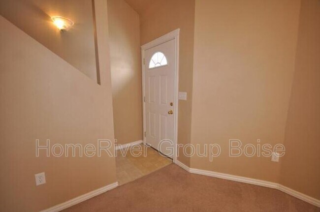 Building Photo - 1329 N Stephanie Ln