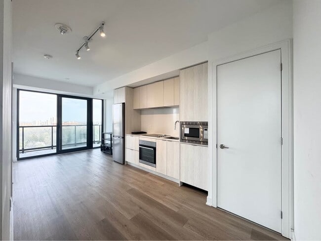 Building Photo - 2 Bed 2 Bath - Apartment