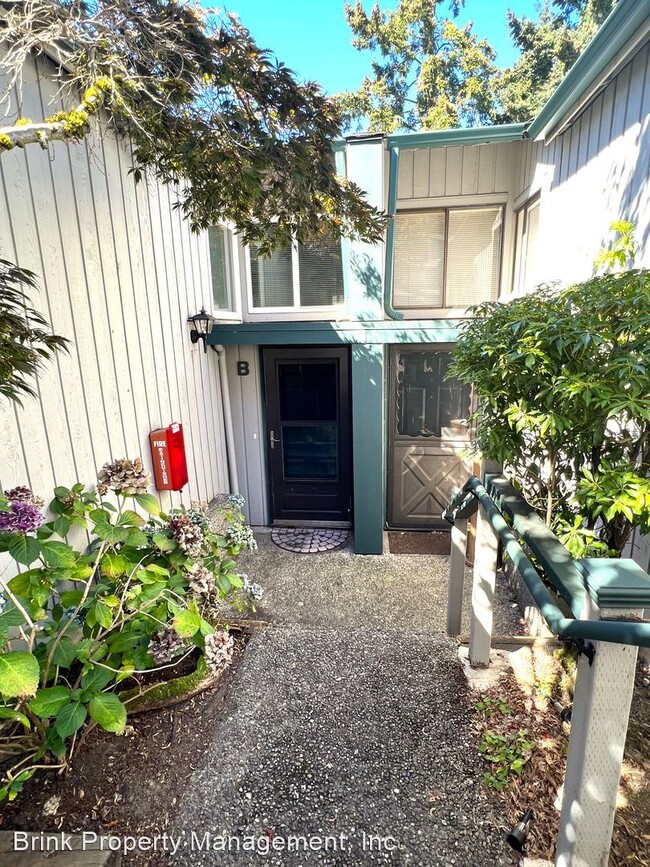 2 Br, 1.5 Bath House - 4022 S 158th St., #B - House Rental In Seattle ...