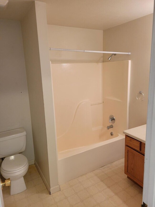 Foto del edificio - 3 Bedroom, 2 Bathroom 4-Plex