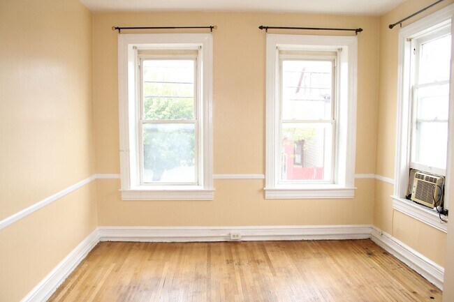Foto del edificio - 983 E Philadelphia St