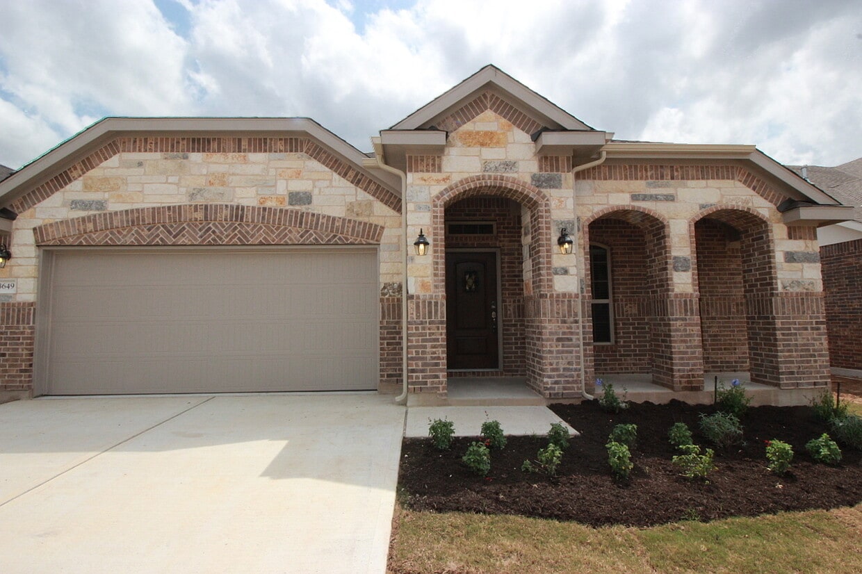Highlands at Mayfield Ranch Single Story... House Rental in Round