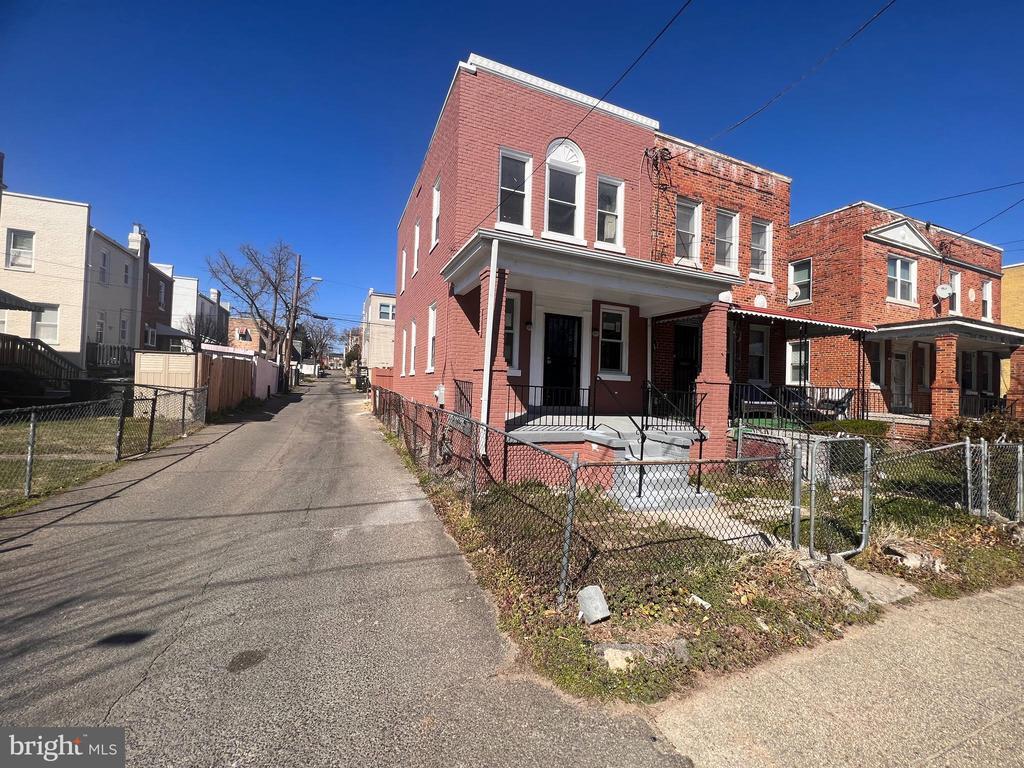 Foto principal - 619 Sheridan St NW